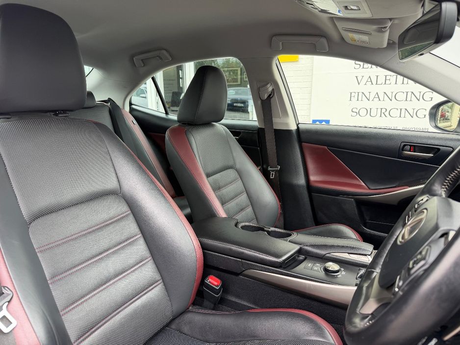 2018 Lexus IS 300h