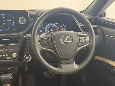 2022 Lexus ES 300h