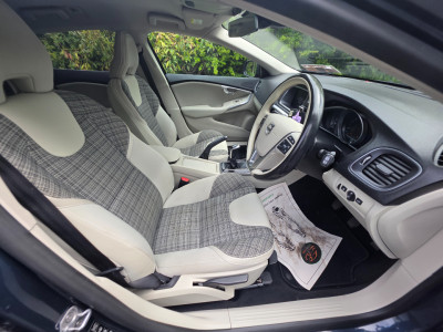 2018 Volvo V40