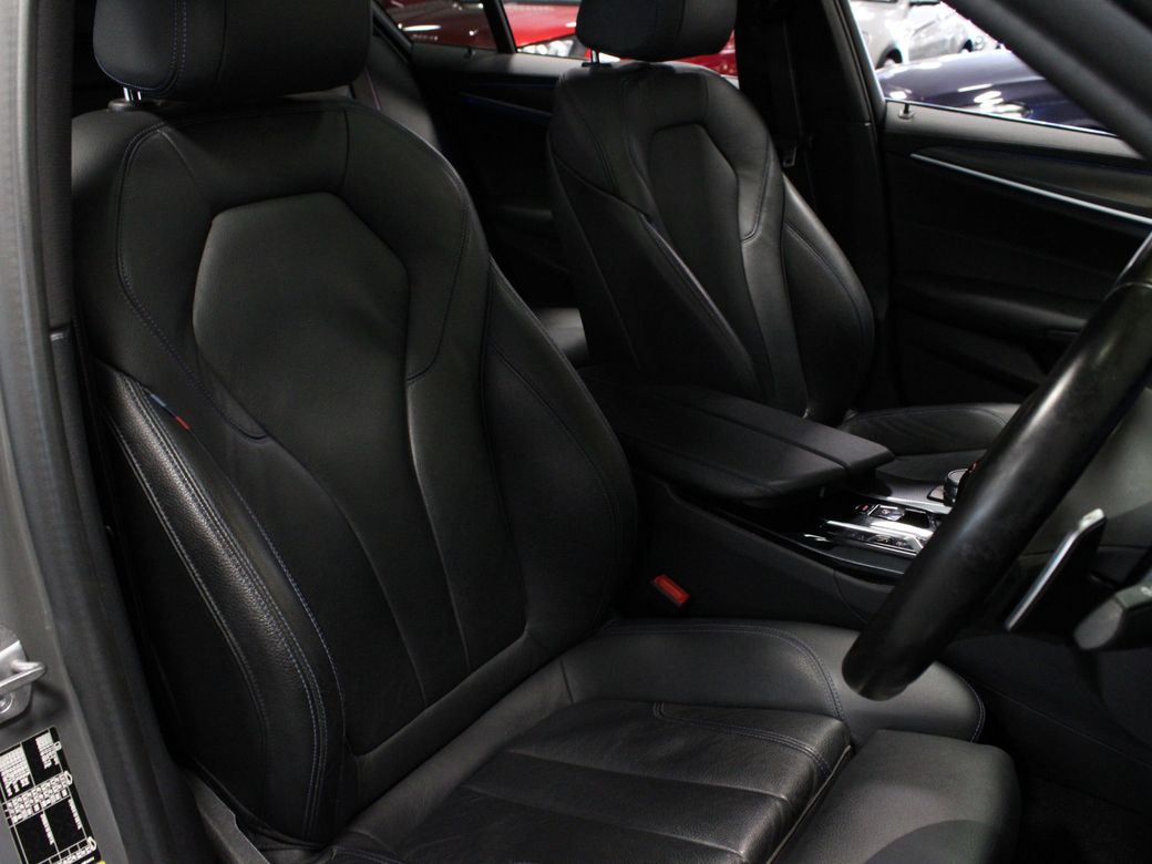 2021 BMW 530