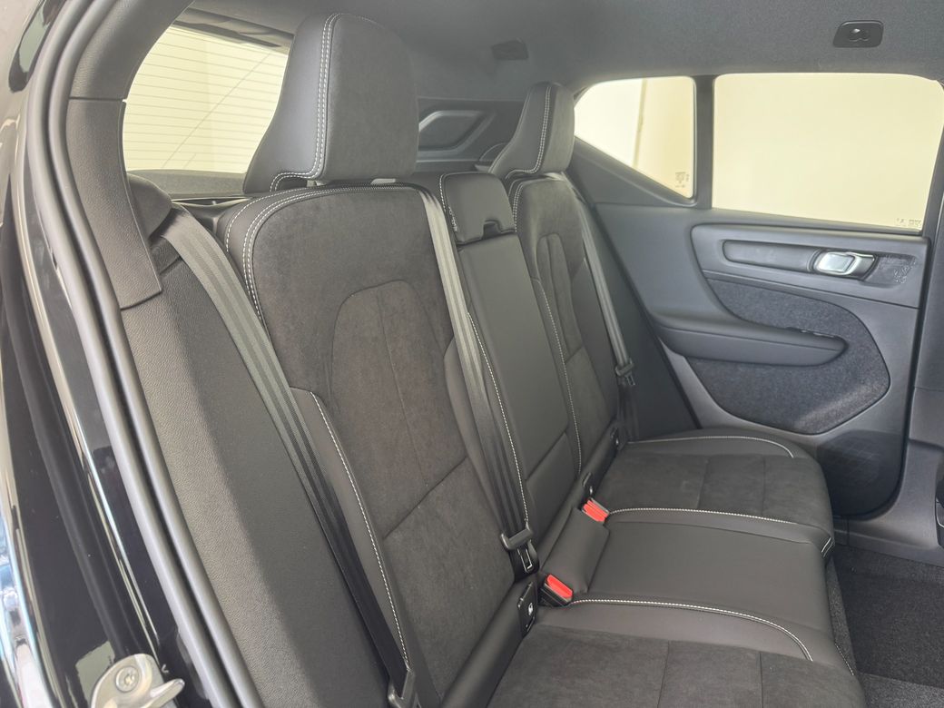 2026 Volvo XC40