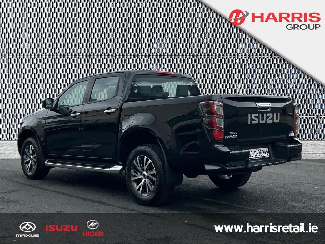 2025 Black Isuzu D-MAX