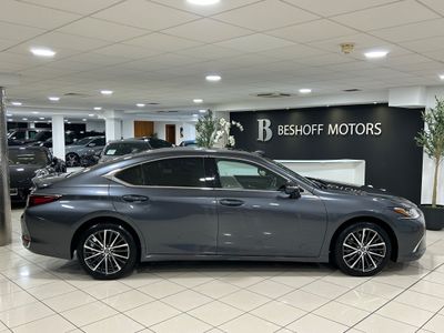 2023 Lexus ES 300h