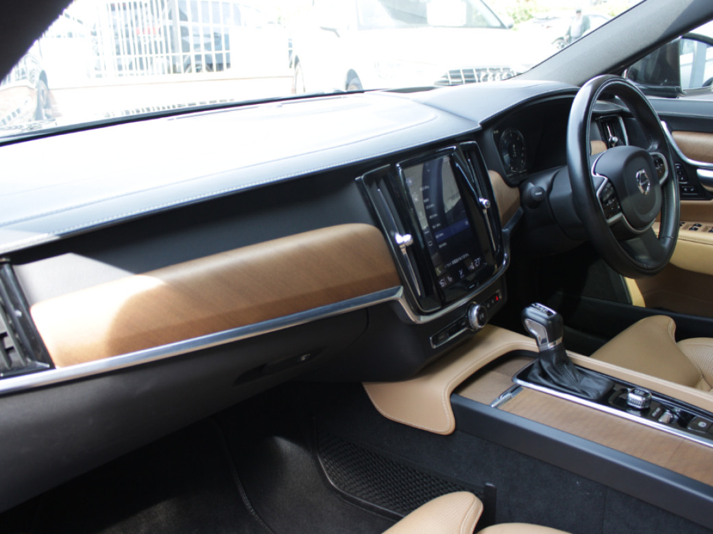 2019 Volvo V90