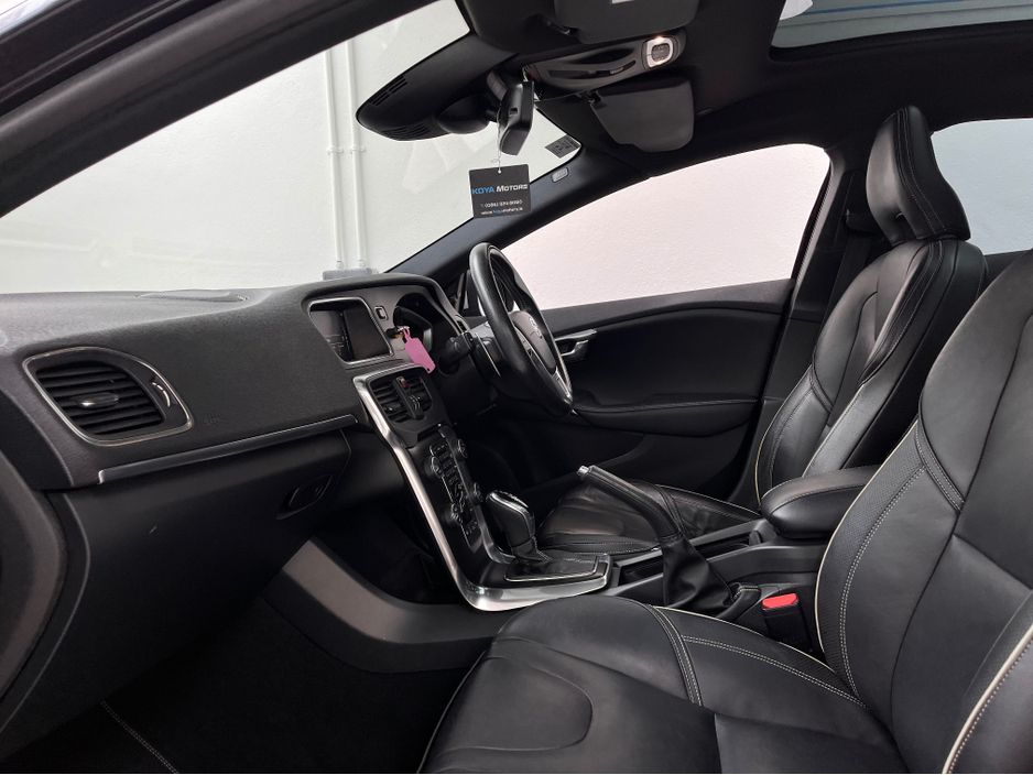 2016 Volvo V40