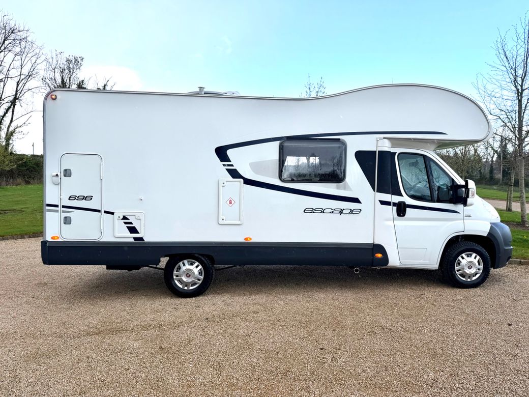 2013 SWIFT ESCAPE 696 R.H.D 