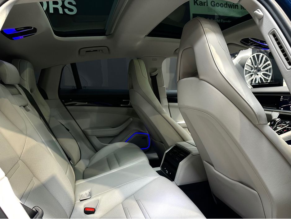 2023 Porsche Panamera