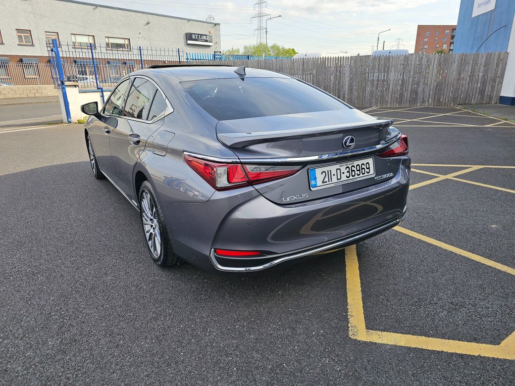 2021 Lexus ES 300h