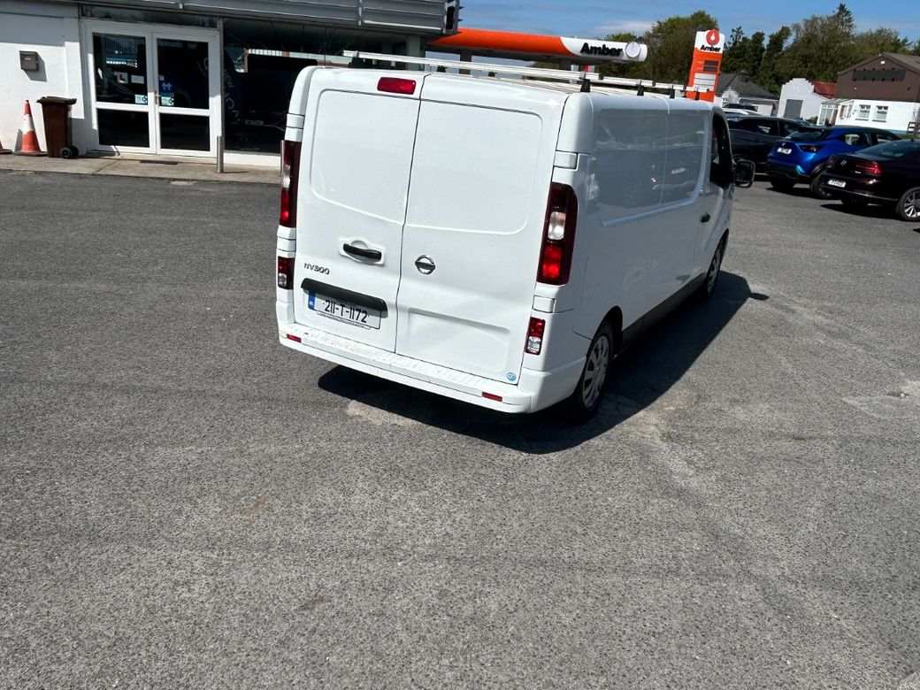 2021 Nissan NV300