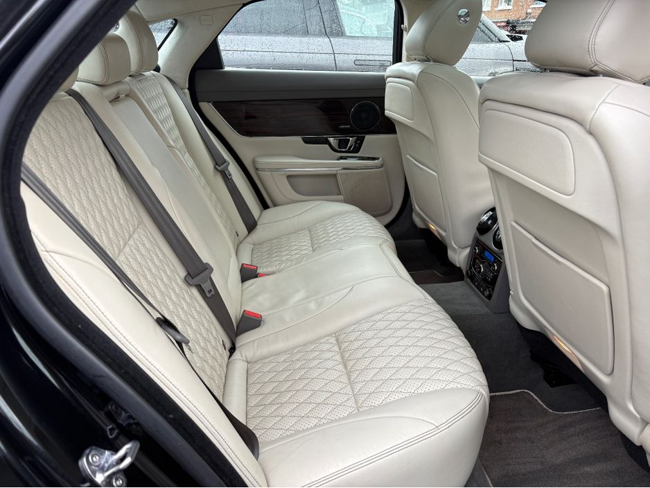 2017 Jaguar XJ