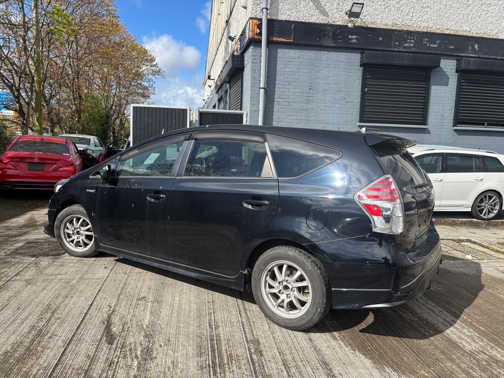 2016 Toyota Prius Alpha