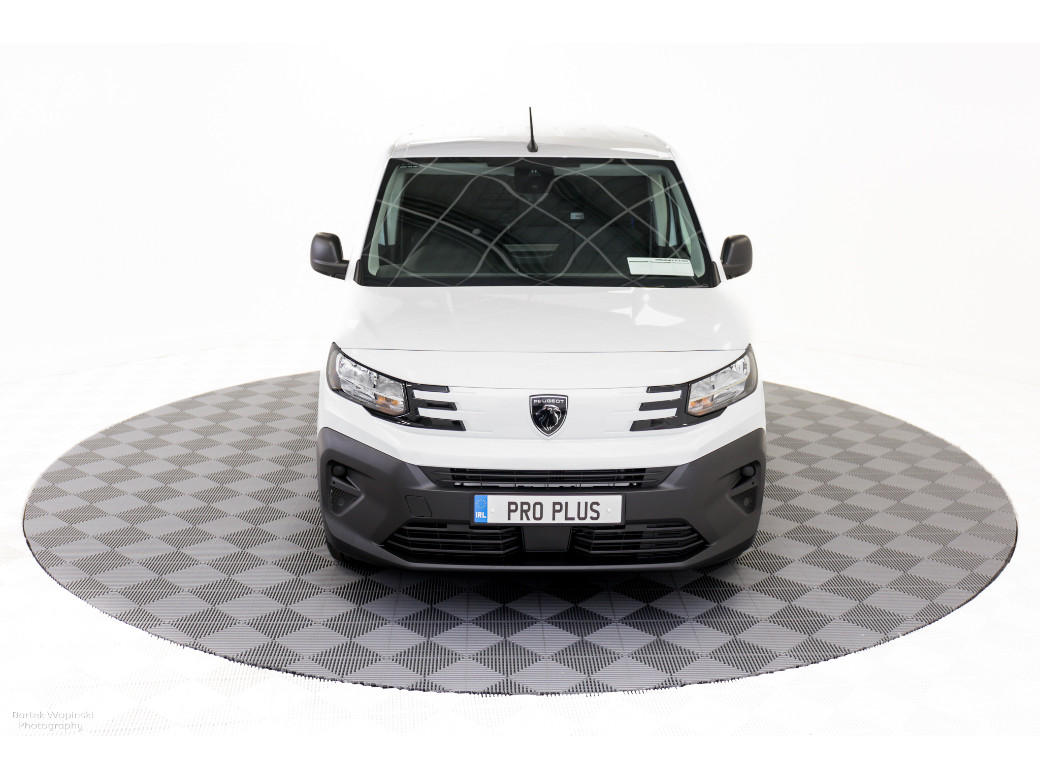 2025 Peugeot Partner