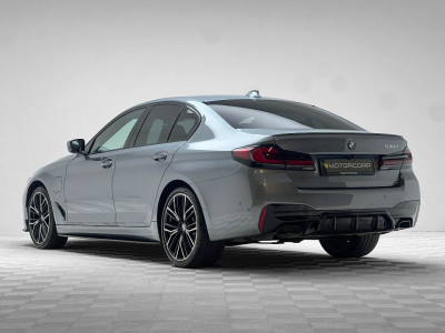 2021 BMW 530