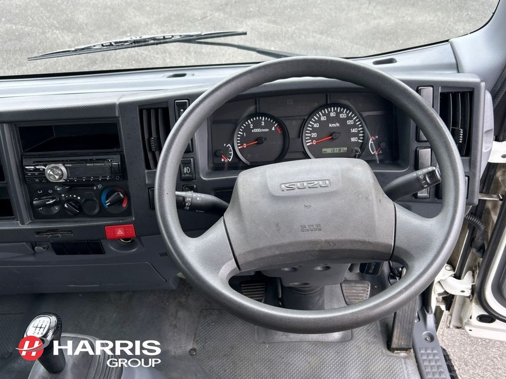 2018 White Isuzu NNR