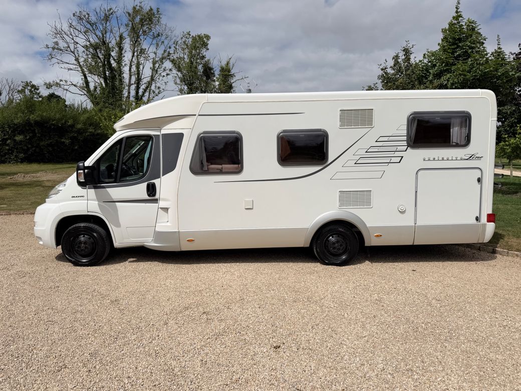 2013 HYMER  T614 CL L.H.D MANUAL 