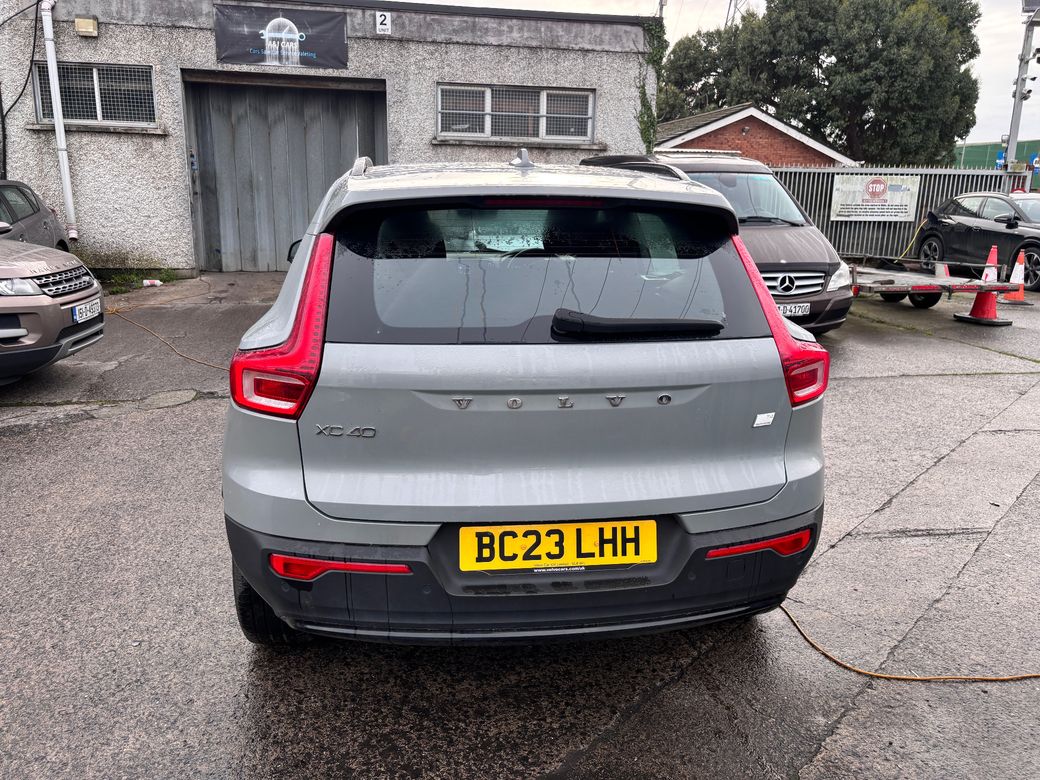 2023 Volvo XC40