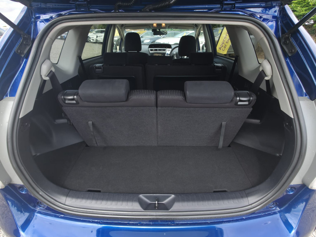 2017 Toyota Prius Alpha