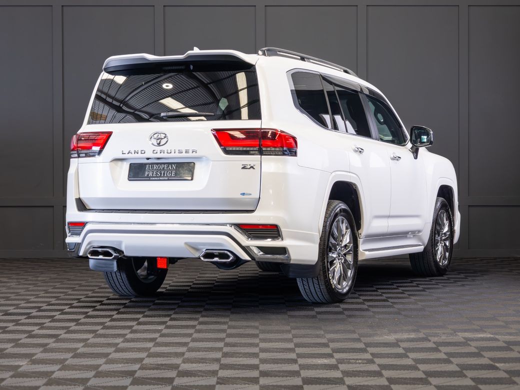 2024 Toyota Land Cruiser Amazon