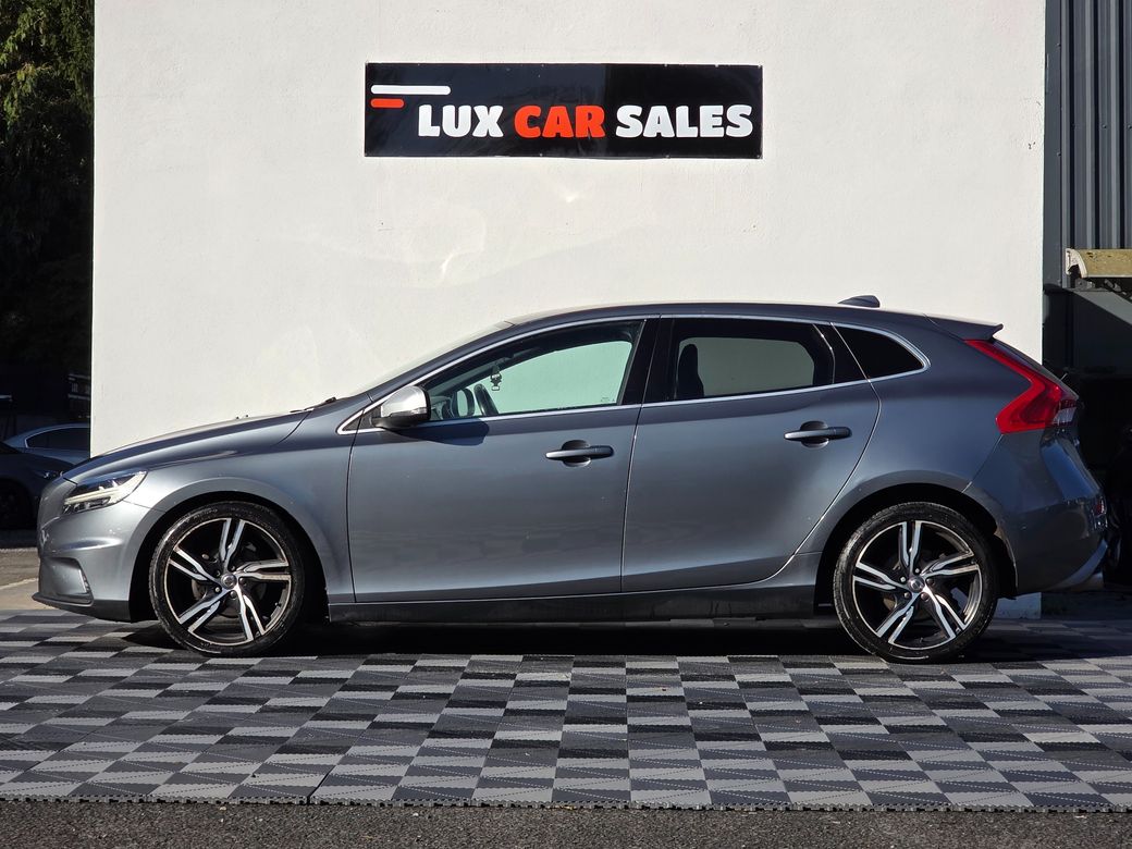 2017 Volvo V40