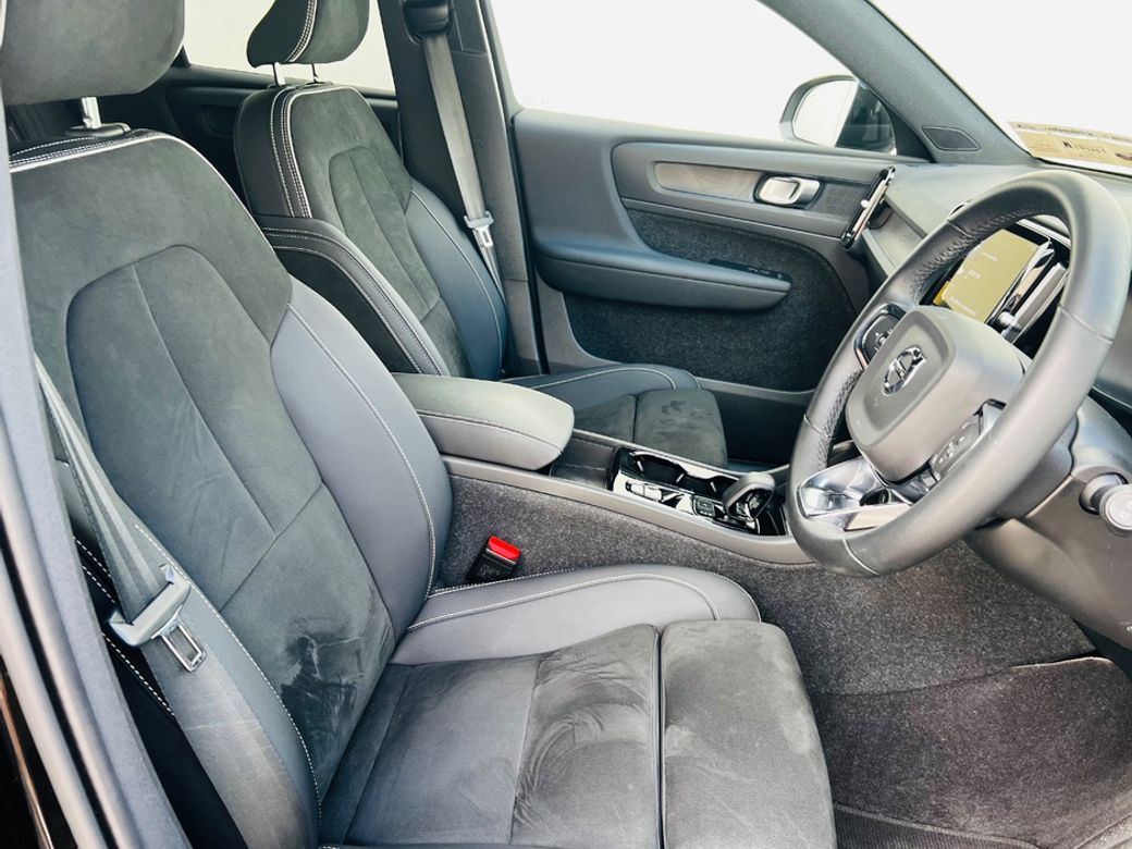 2022 Volvo XC40