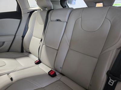 2016 Volvo V40