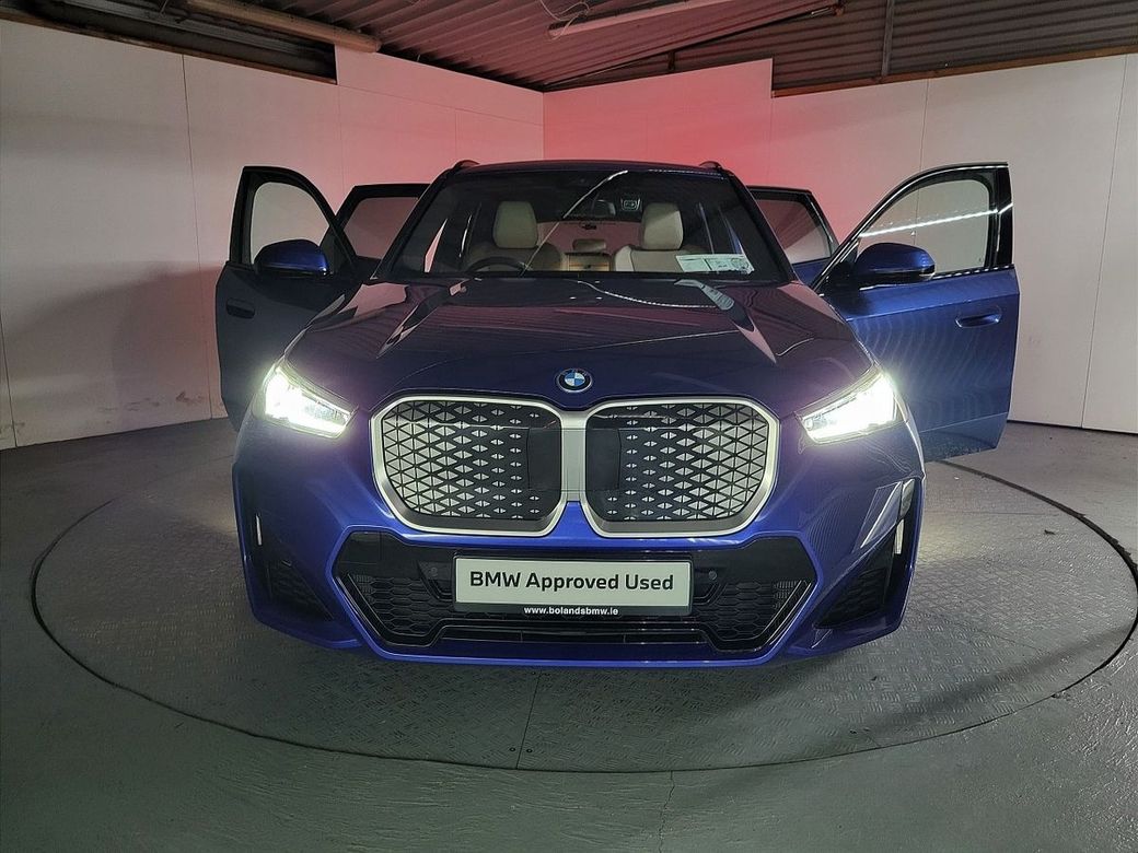 2025 BMW iX1