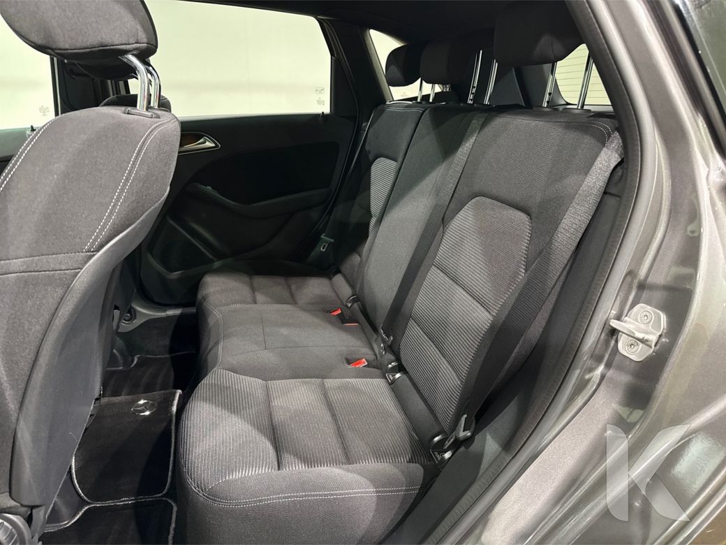 2017 Mercedes-Benz B 180