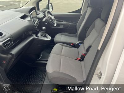 2023 Peugeot Partner