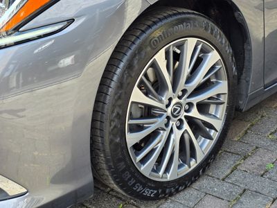 2021 Lexus ES 300h