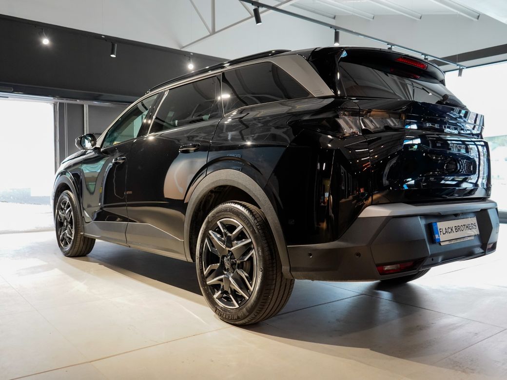 2025 Peugeot 5008