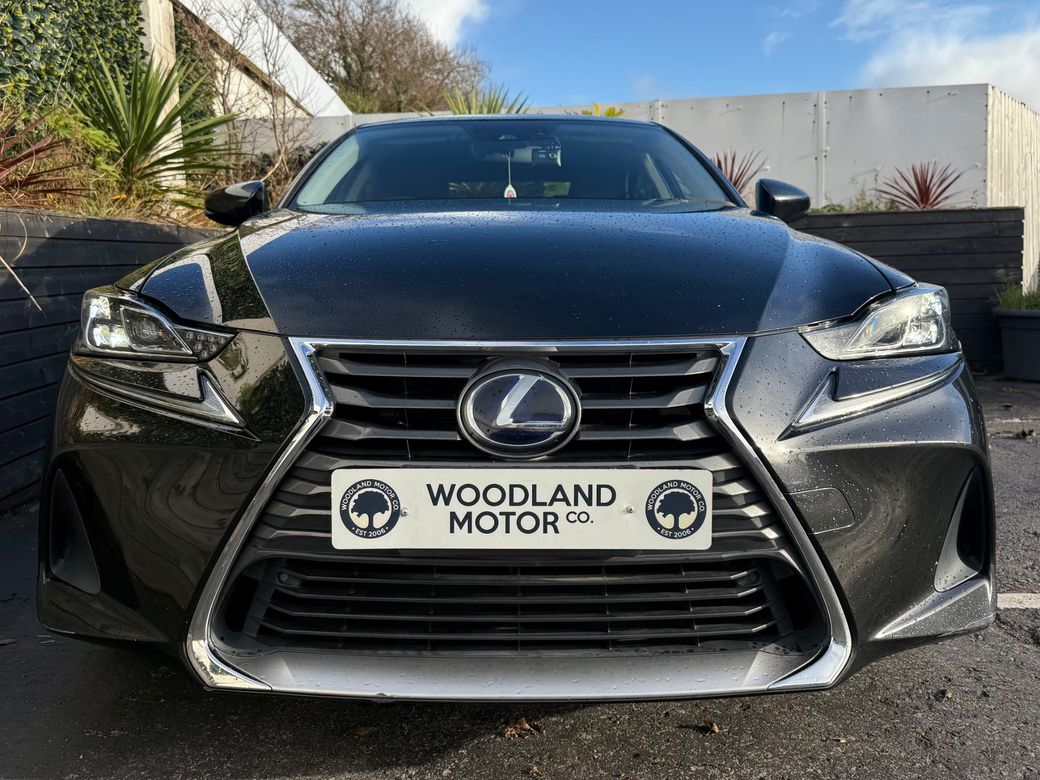 2018 Lexus IS 300h