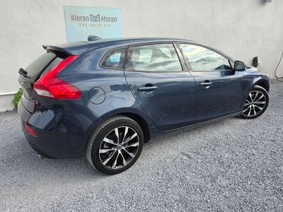 2019 Volvo V40