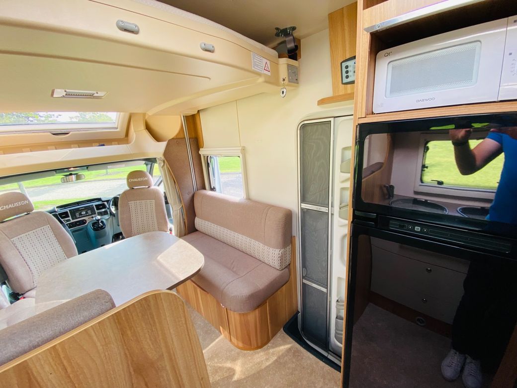 2013 CHAUSSON FLASH 10 LOW PROFILE R.H.D