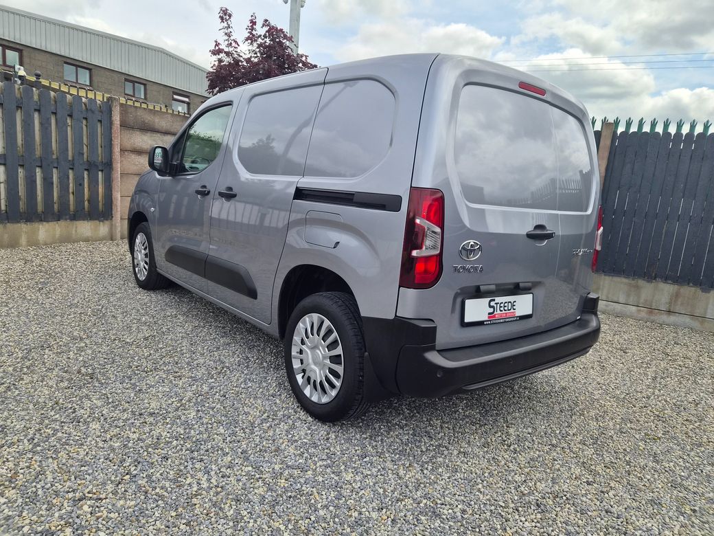 2021 Toyota Proace