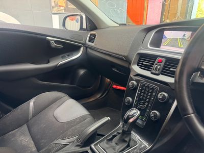 2019 Volvo V40