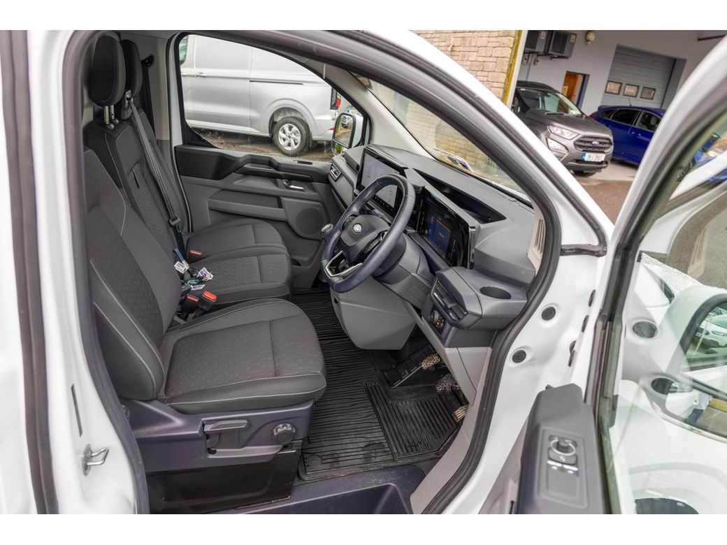 2025 Ford Transit Custom