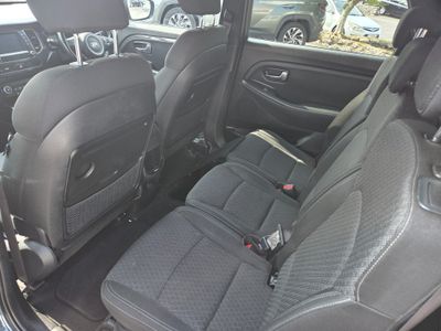 2017 Kia Carens