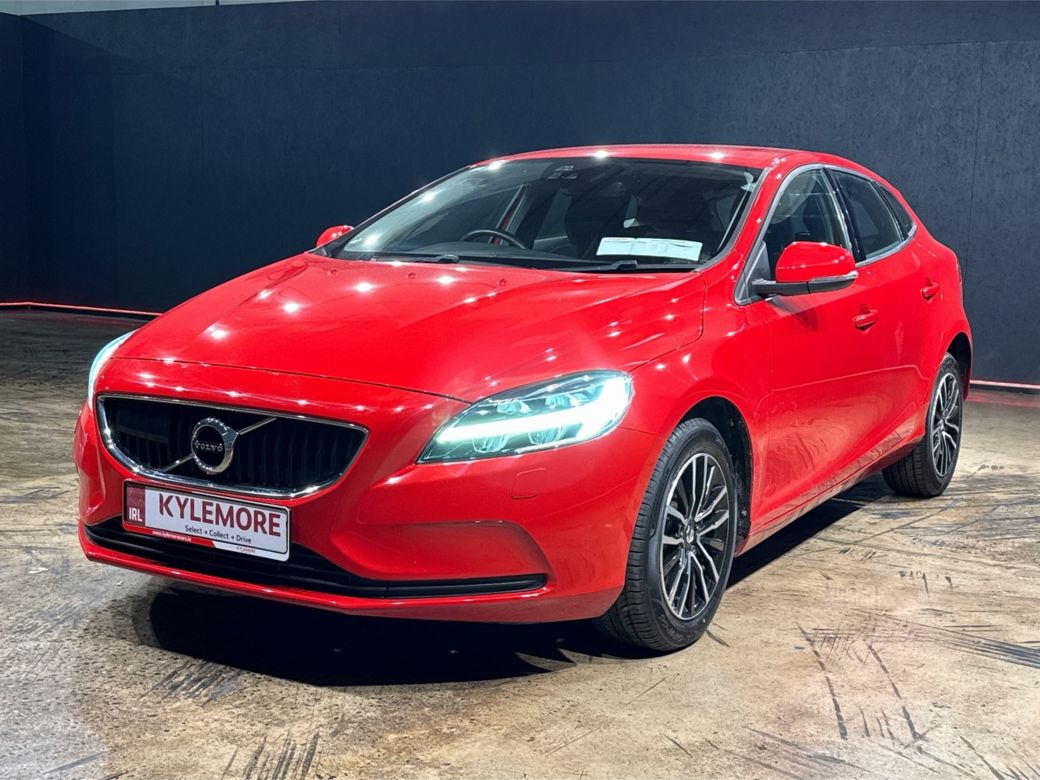 2020 Volvo V40