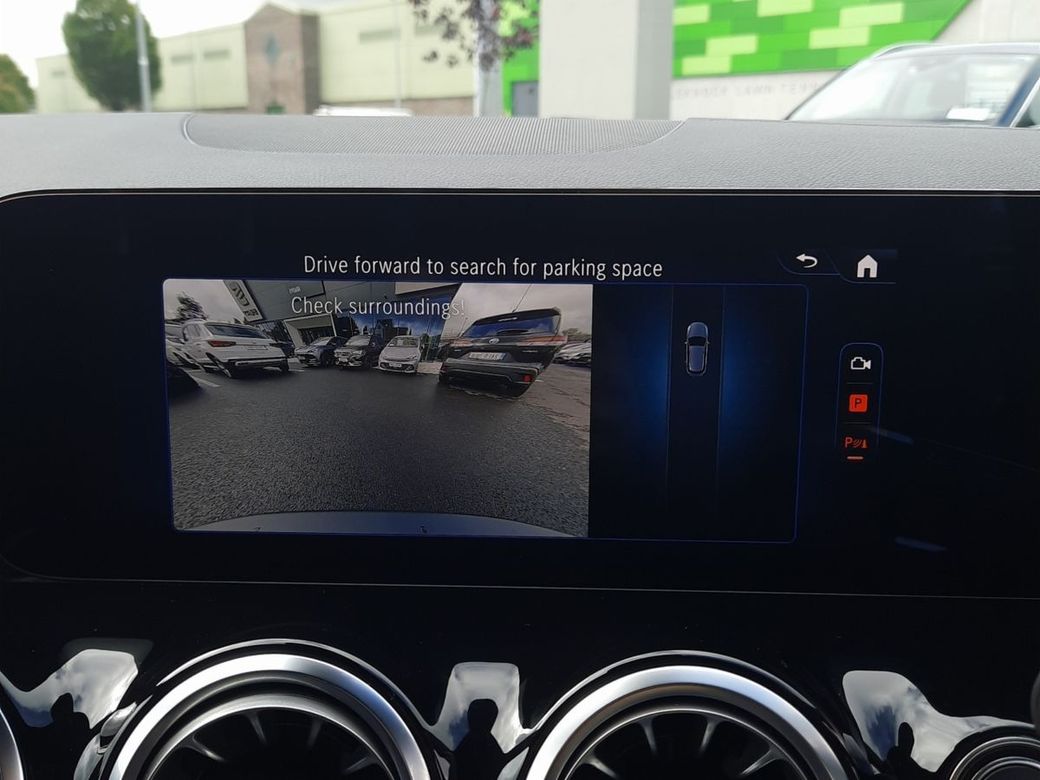 2025 Mercedes-Benz EQA