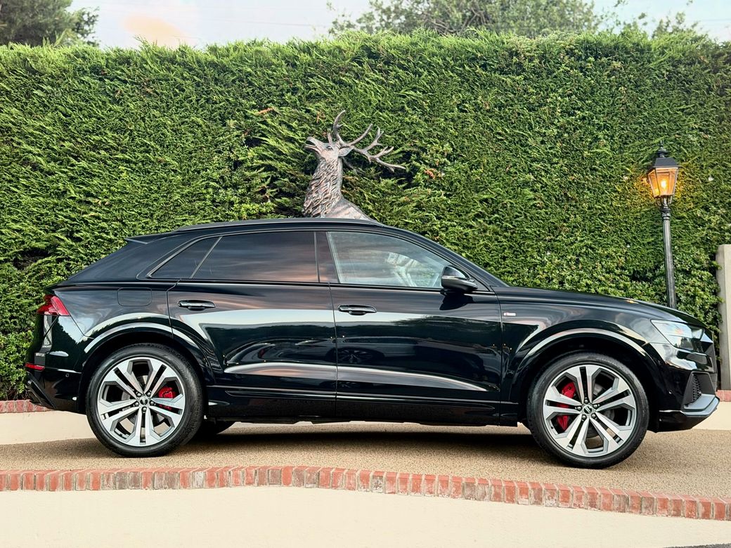 2023 Audi Q8