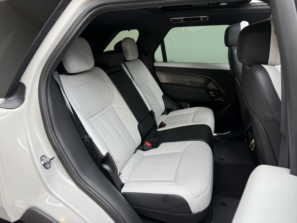 2025 Land Rover Range Rover Sport