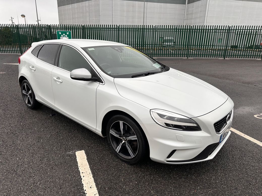 2019 Volvo V40