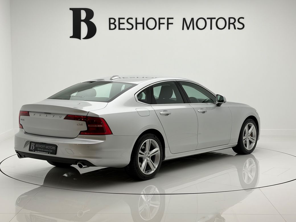 2021 Volvo S90