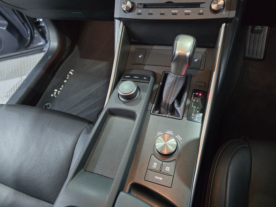 2016 Lexus IS 300h