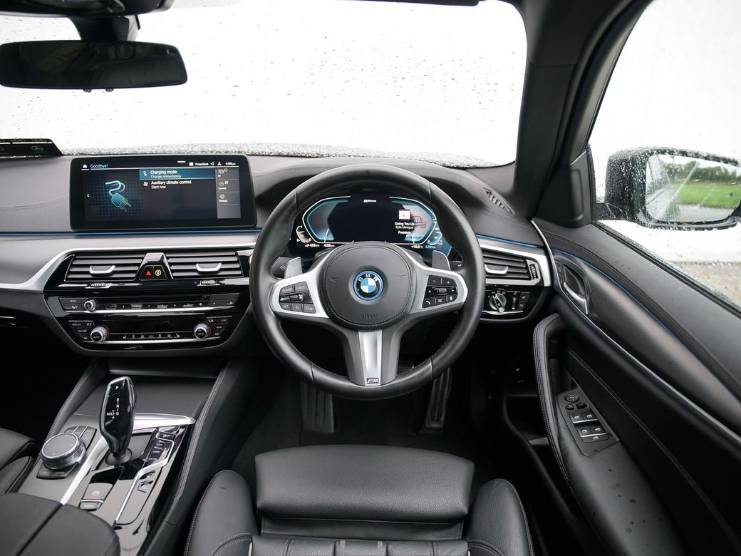 2022 BMW 530