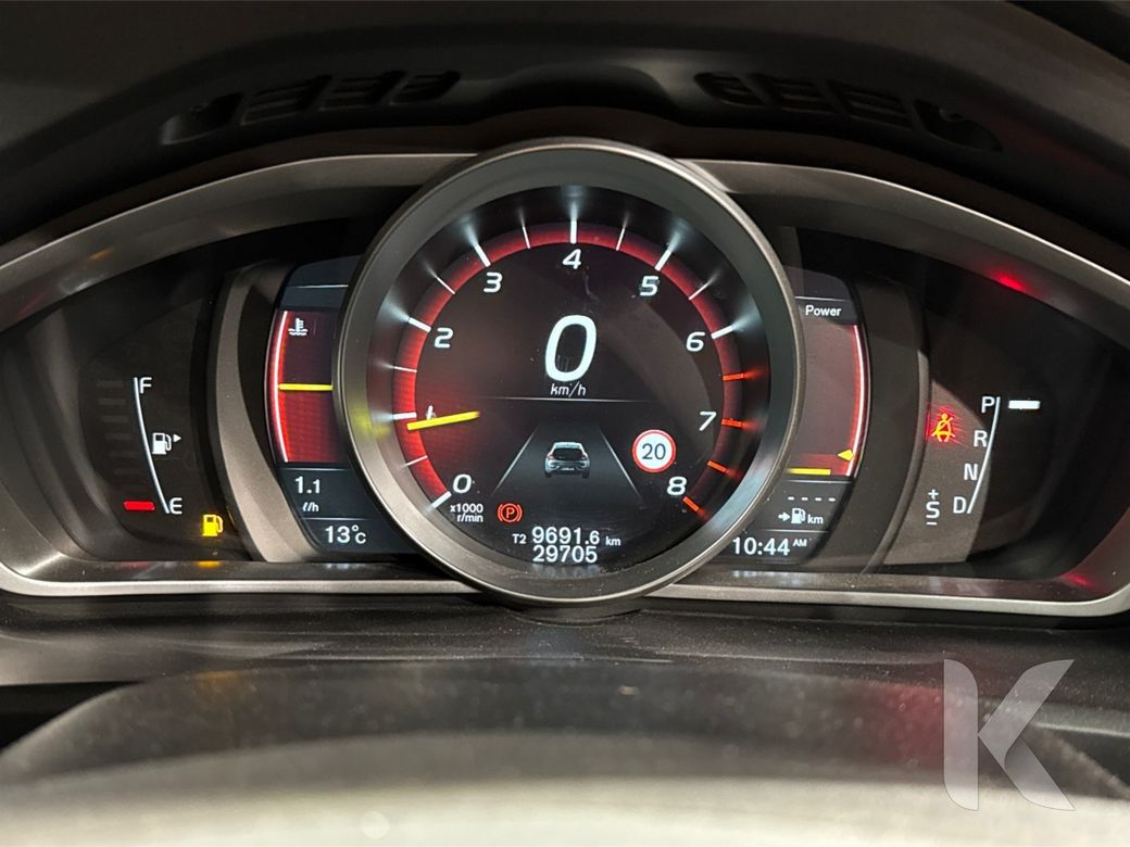 2020 Volvo V40