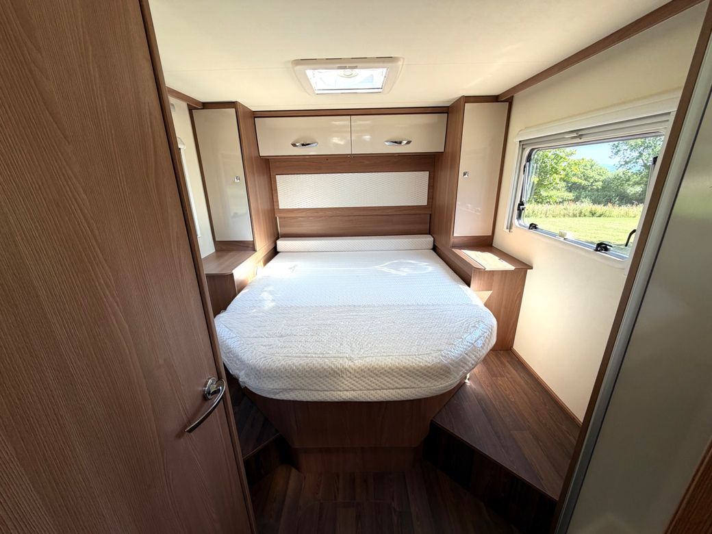 2018 BURSTNER  LYSEO I743G AUTO R.H.D Q/B 