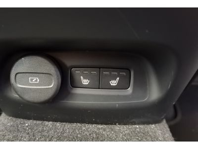 2022 Volvo C40