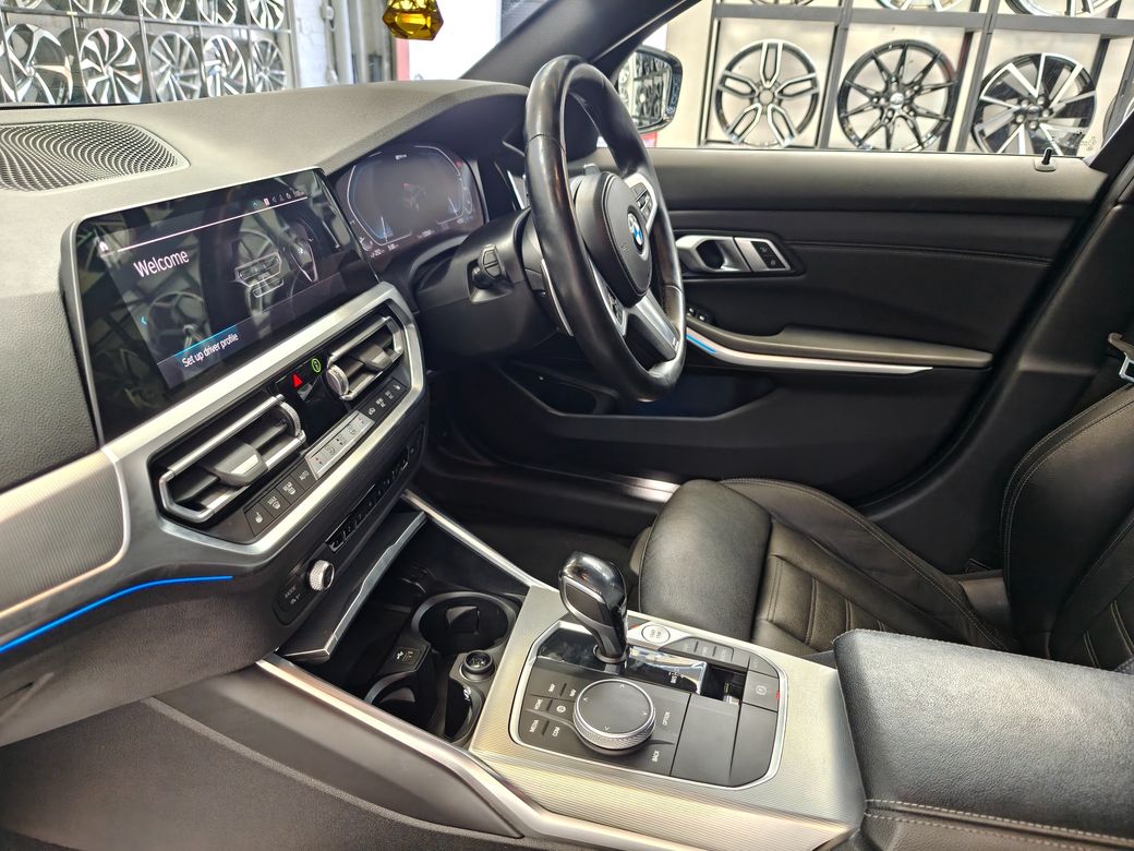 2021 BMW 330