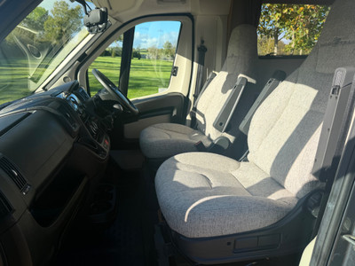 2019 ÀUTOTRAIL T-615 R.H.D MANUAL